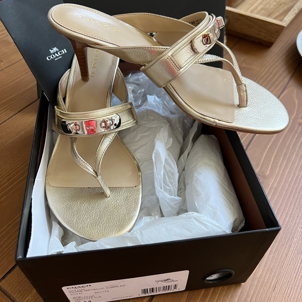 Coach Olina Sandels Brand New